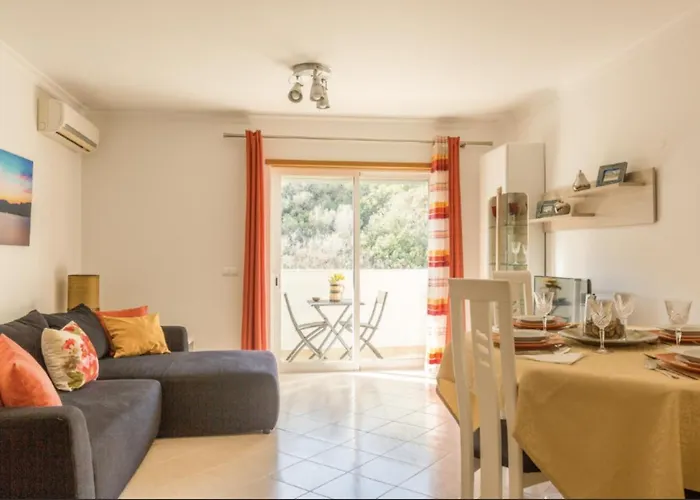 Albufeira Old Town Two Bedroom Apartment Center